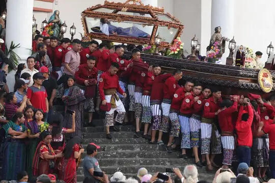 Use 16:9. Put Location URL below