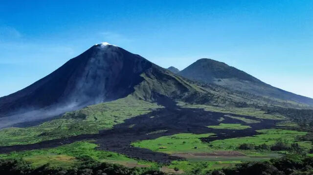 Use 16:9. Put Location URL below